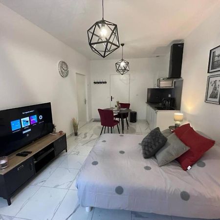 Le Dolce Vita - Centre Historique, Proche Toutes Commodites, Stationnement Aise, Wifi-Netflix Niort Luaran gambar