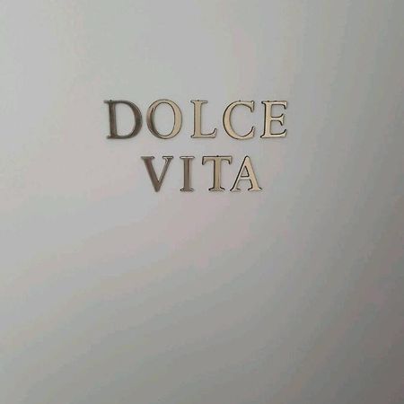 Le Dolce Vita - Centre Historique, Proche Toutes Commodites, Stationnement Aise, Wifi-Netflix Niort Luaran gambar