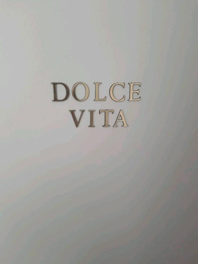Le Dolce Vita - Centre Historique, Proche Toutes Commodites, Stationnement Aise, Wifi-Netflix Niort Luaran gambar